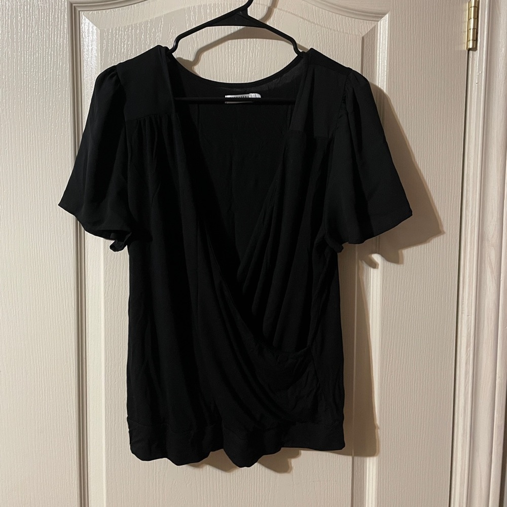 Deep v-neck dress shirt 🤩 (3/15)